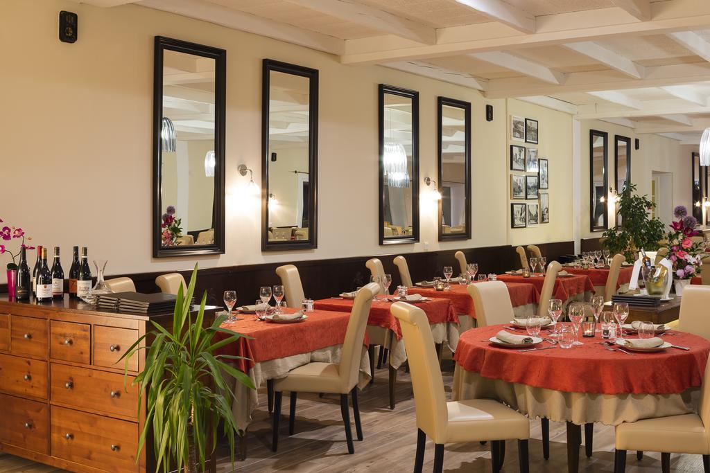 Logis Hotel Restaurant Les Cedres Joyeuse Exteriör bild