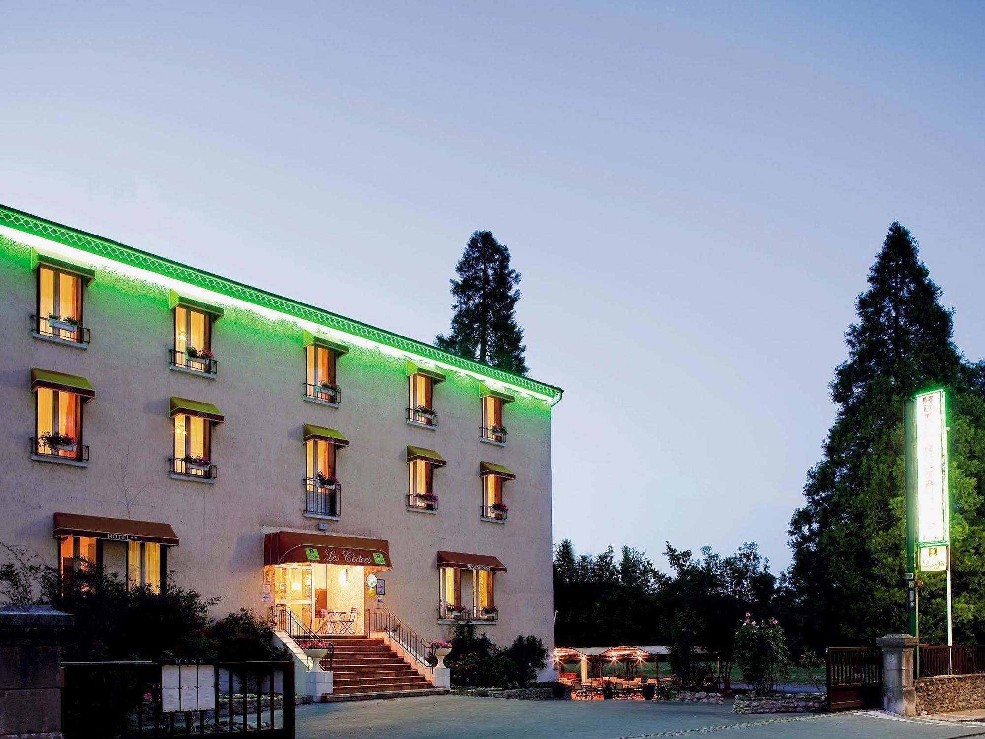 Logis Hotel Restaurant Les Cedres Joyeuse Exteriör bild