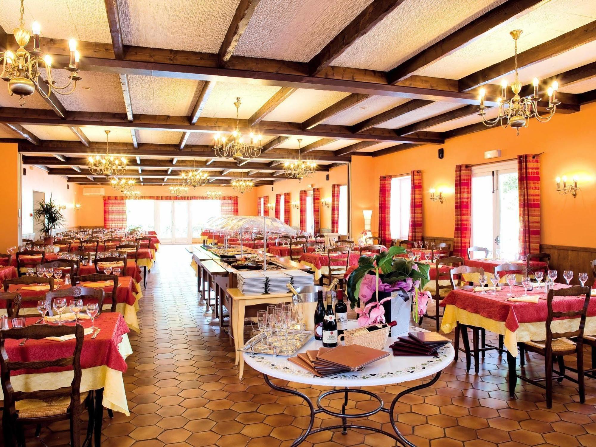 Logis Hotel Restaurant Les Cedres Joyeuse Exteriör bild